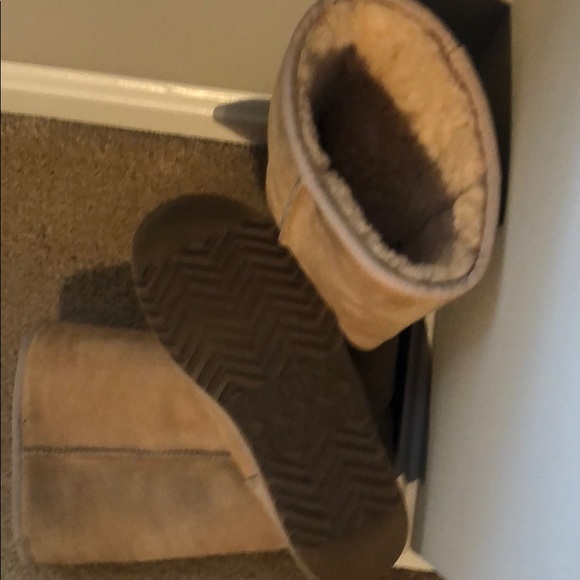 Classic Tall Women’s Ugg Boots - Picture 6 of 8